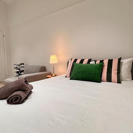 Charming Central Unit In Authentic Building Sydney Bagian luar foto