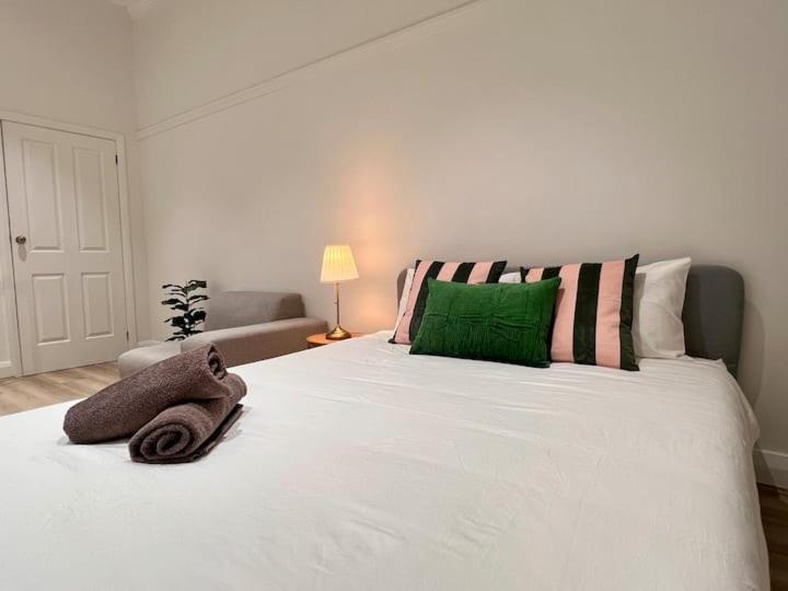 Charming Central Unit In Authentic Building Sydney Bagian luar foto